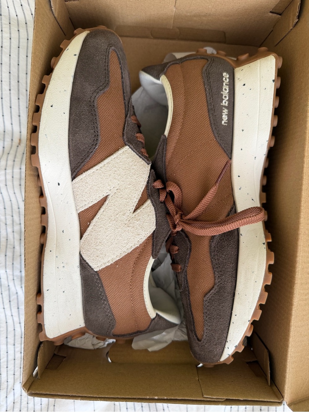 New Balance Women’s 327 Brown & Cream -NWT